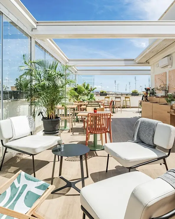 dotcampus Roma — terrazza esterna con sedute